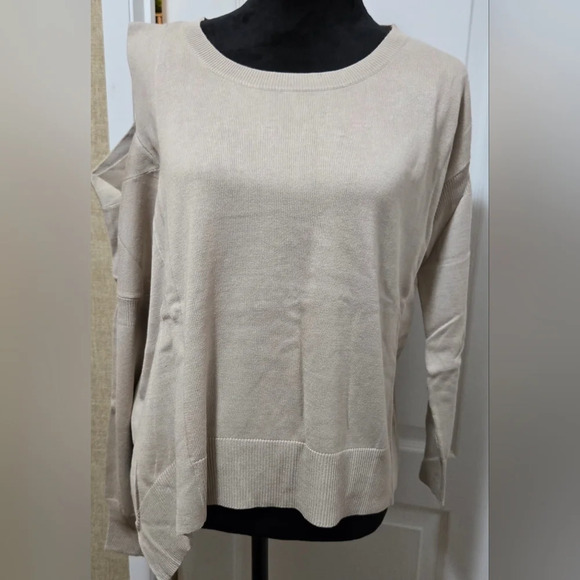 Cold Shoulder Top #320-321 - Picture 5 of 6